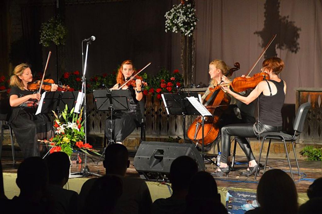 38512077_505025756605792_8514350542049247232_n