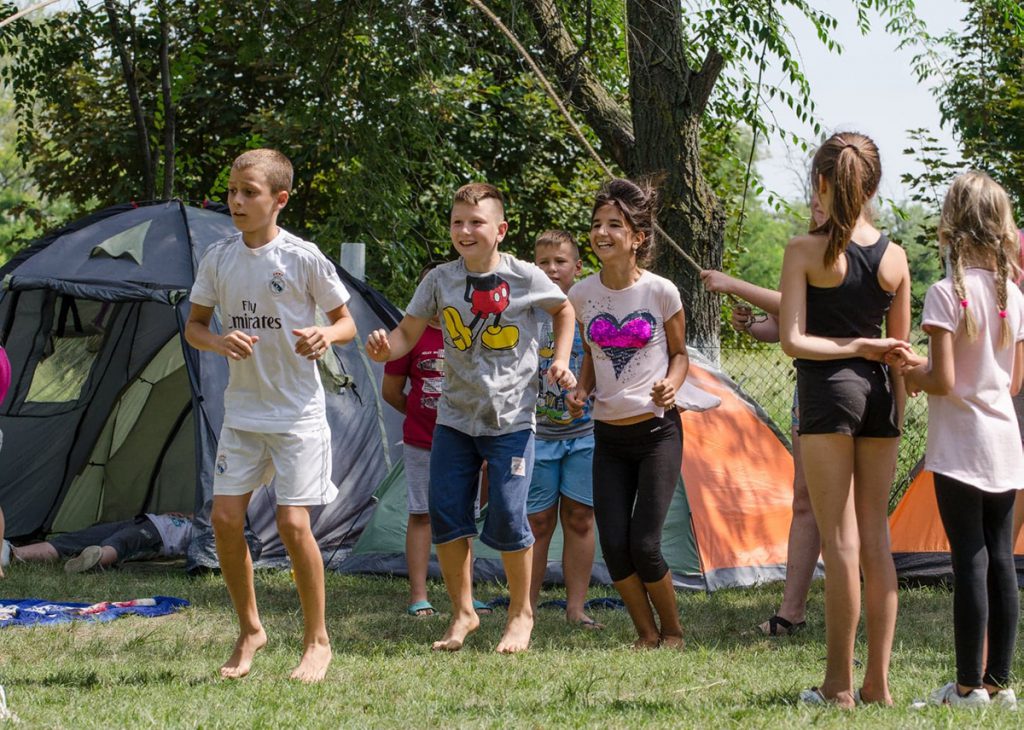 39262785_246199942696899_3911051147346968576_n