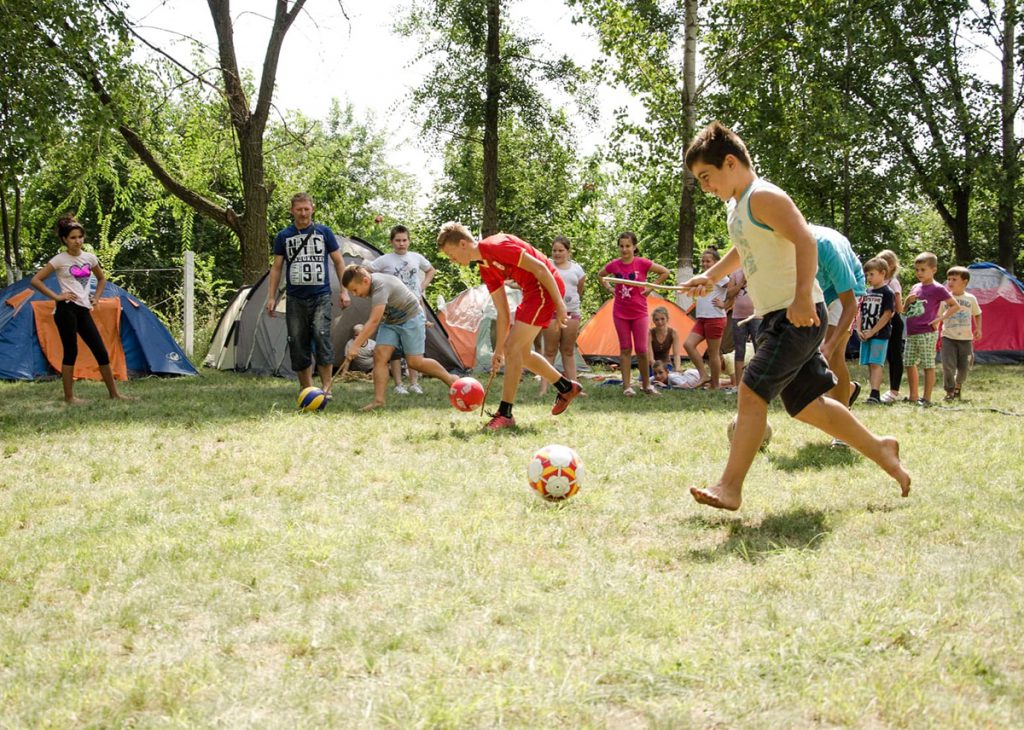 39306738_249631265683869_8706592621088210944_n