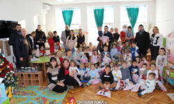 Besplatni paketići za svu decu