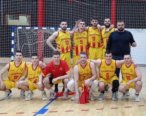 AKADEMIK do pobede i u Kovinu