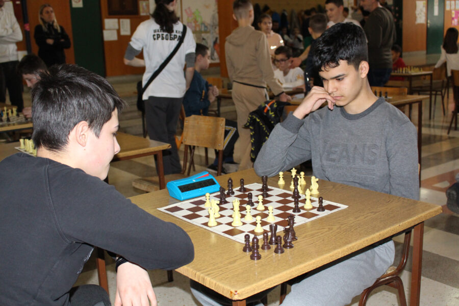 Opštinsko takmičenje u šahu održano u OŠ "Vuk Karadžić"