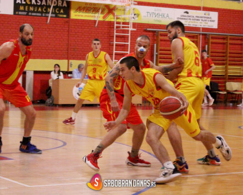 AKADEMIK slavio sa 32 poena razlike