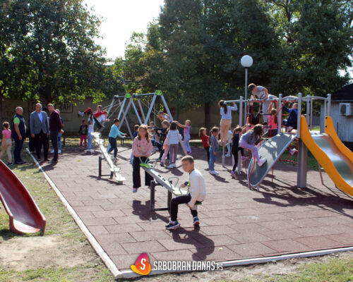 Dečije igralište u Turiji je moderno i sertifikovano