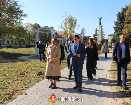 Predsednica Pokrajinske vlade posetila Srbobran