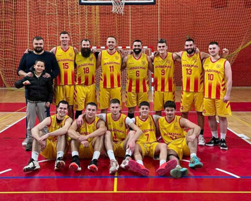 Ekipa na okupu i odmah pobeda