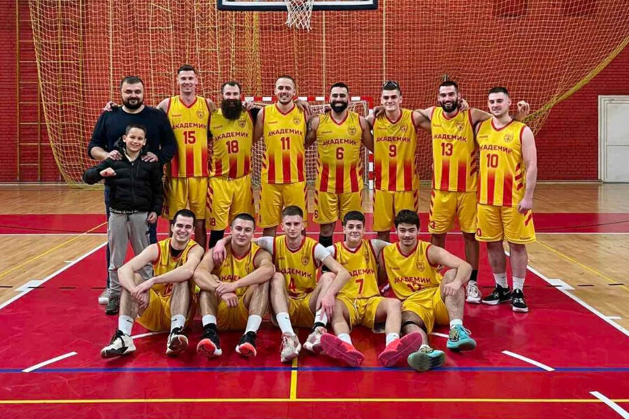 Ekipa na okupu i odmah pobeda