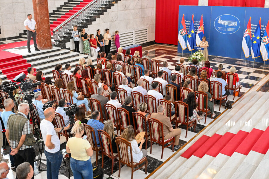 Pokrajina ulaže 7.6 miliona u dve lokalne škole