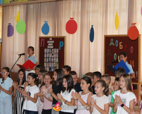 Đake prvake svečano dočekali u OŠ "Vuk Karadžić"