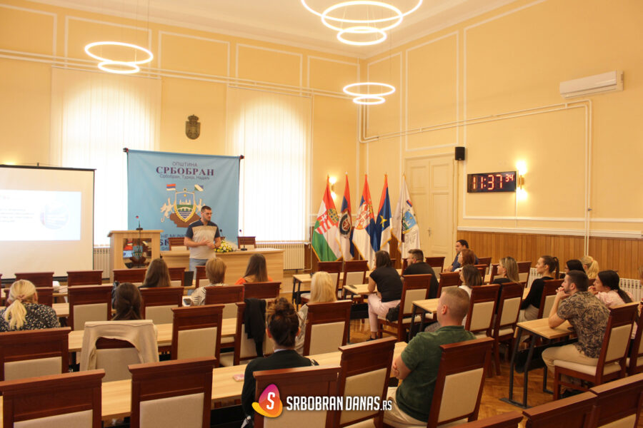 Novosadski omladinski forum radi sa mladima u opštini