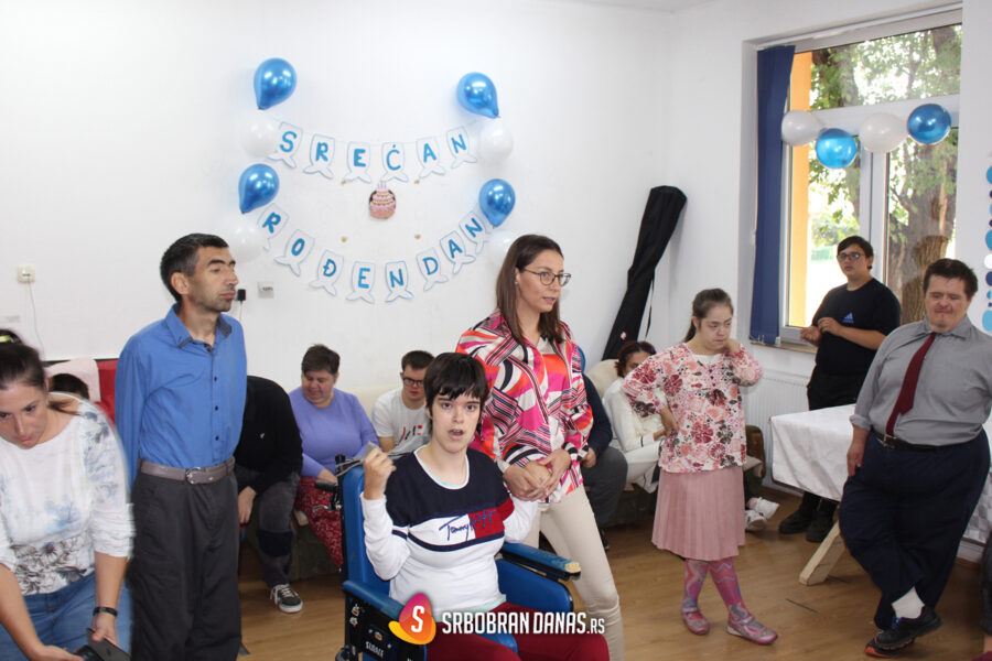 Dnevni boravak "Bisera" u rođendanskoj atmosferi